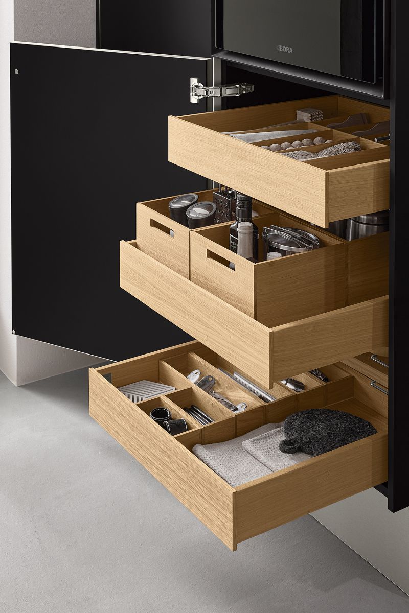 Ballerina Design Inselkueche Schwarz Auszuege Holz