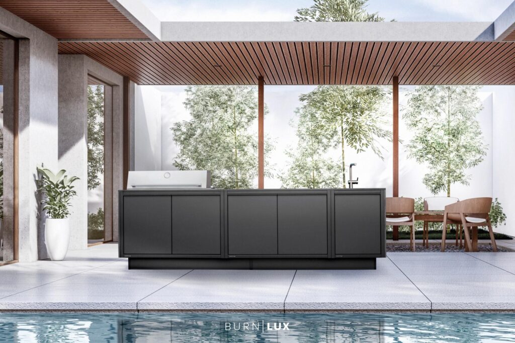 Outdoorkuechen auf Mallorca burn-lux-outdoorkueche-pool-bambus